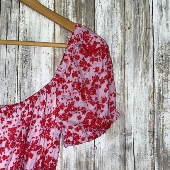 NWT Cupcakes & Cashmere Floral Puff Sleeve Smocked Waist Dress - Picture 2 of 5